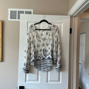 Pattern long-sleeved blouse